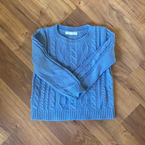 Copper Key cable knit sweater. Size 5 - Picture 2 of 2